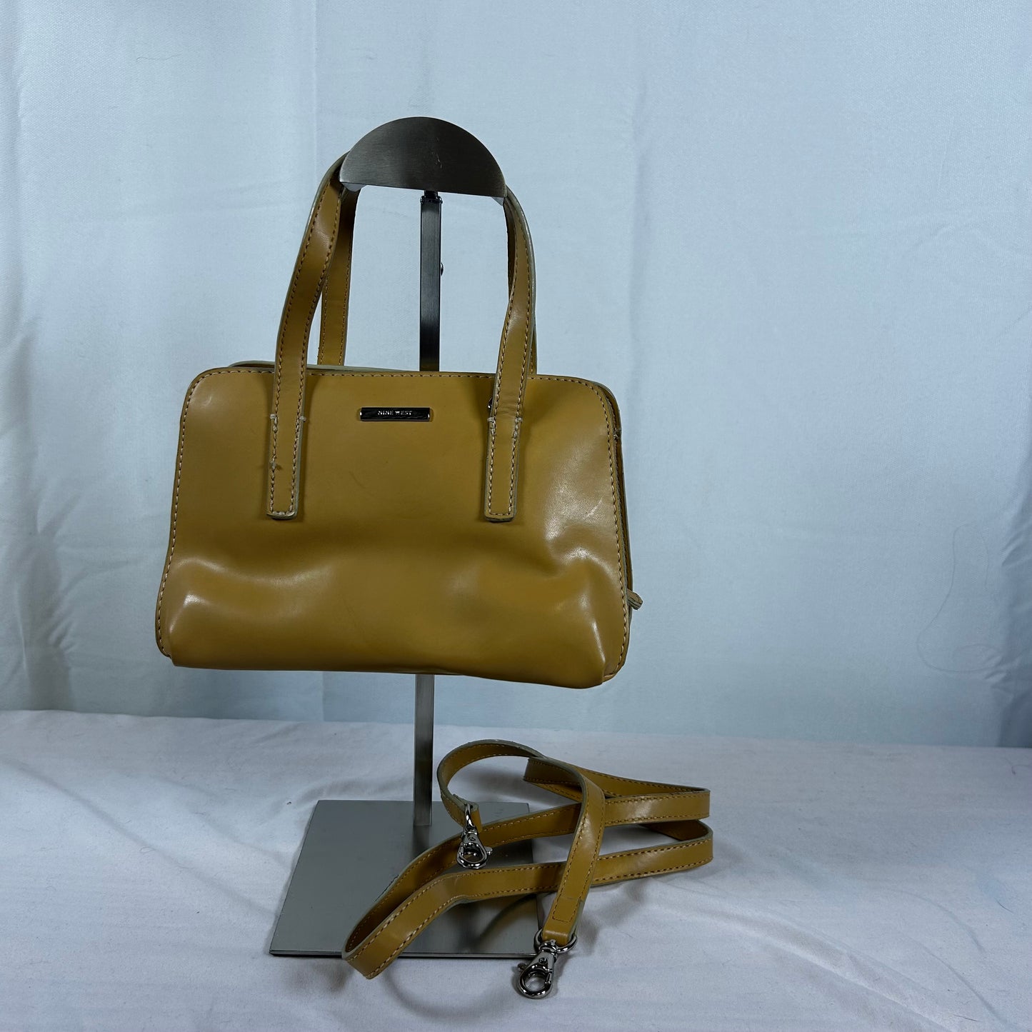 Nine West Beige hand bag with removable shoulder strap