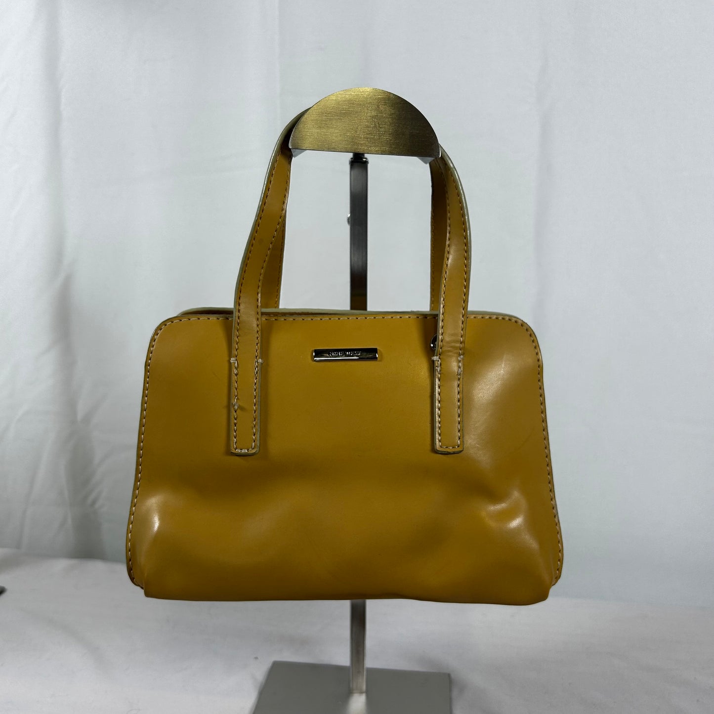 Nine West Beige hand bag with removable shoulder strap